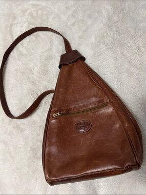 Basido | Brown Leather Sling Belt Bag - Classic Crossbody